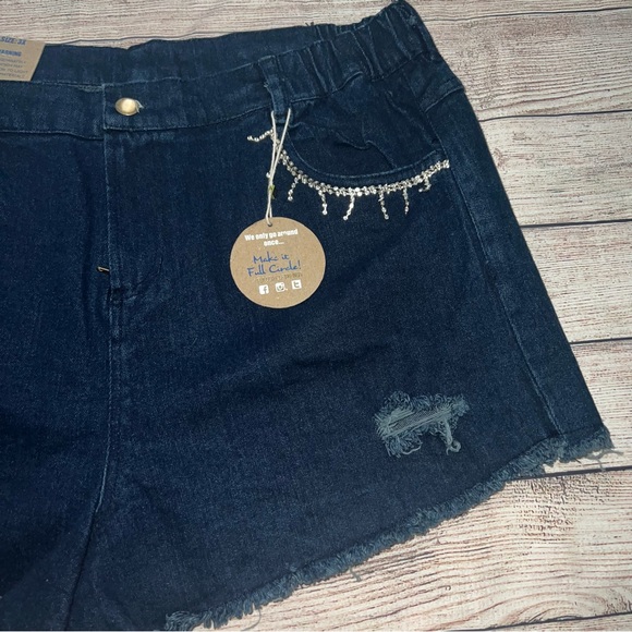 blue jean shorts - Picture 2 of 6